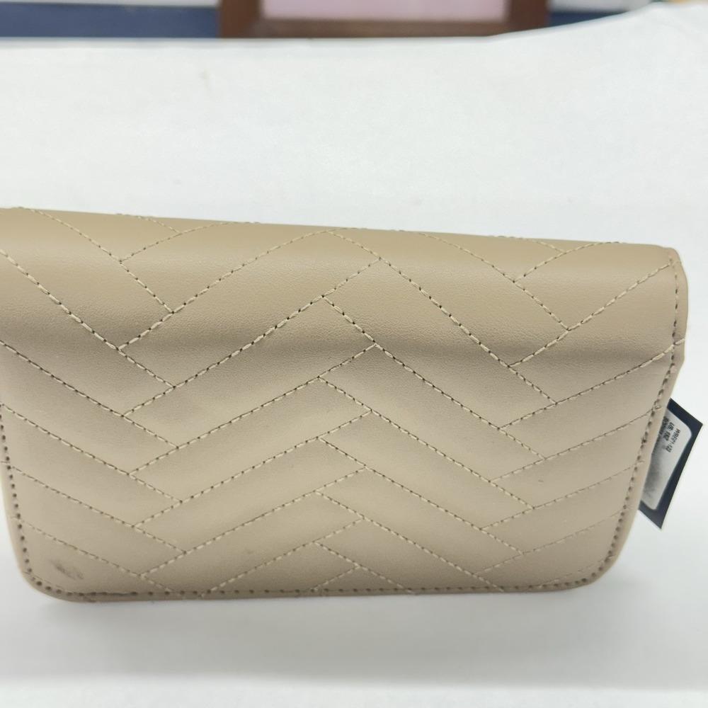 BeBe Los Angeles Sophia Crossbody Small Taupe‎ Quilted Bag Purse Chain Strap NEW - Picture 4 of 9